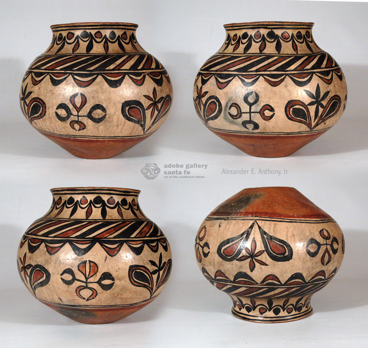 Marianita Roybal Pottery - C4119B